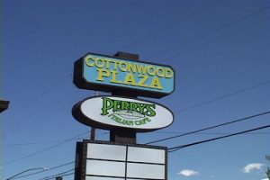 cottonwood plaza perrys sign
