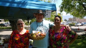 Eric Gustafson July 30 Basket Winner with Judy and Becky of Curly Cuke Gardens