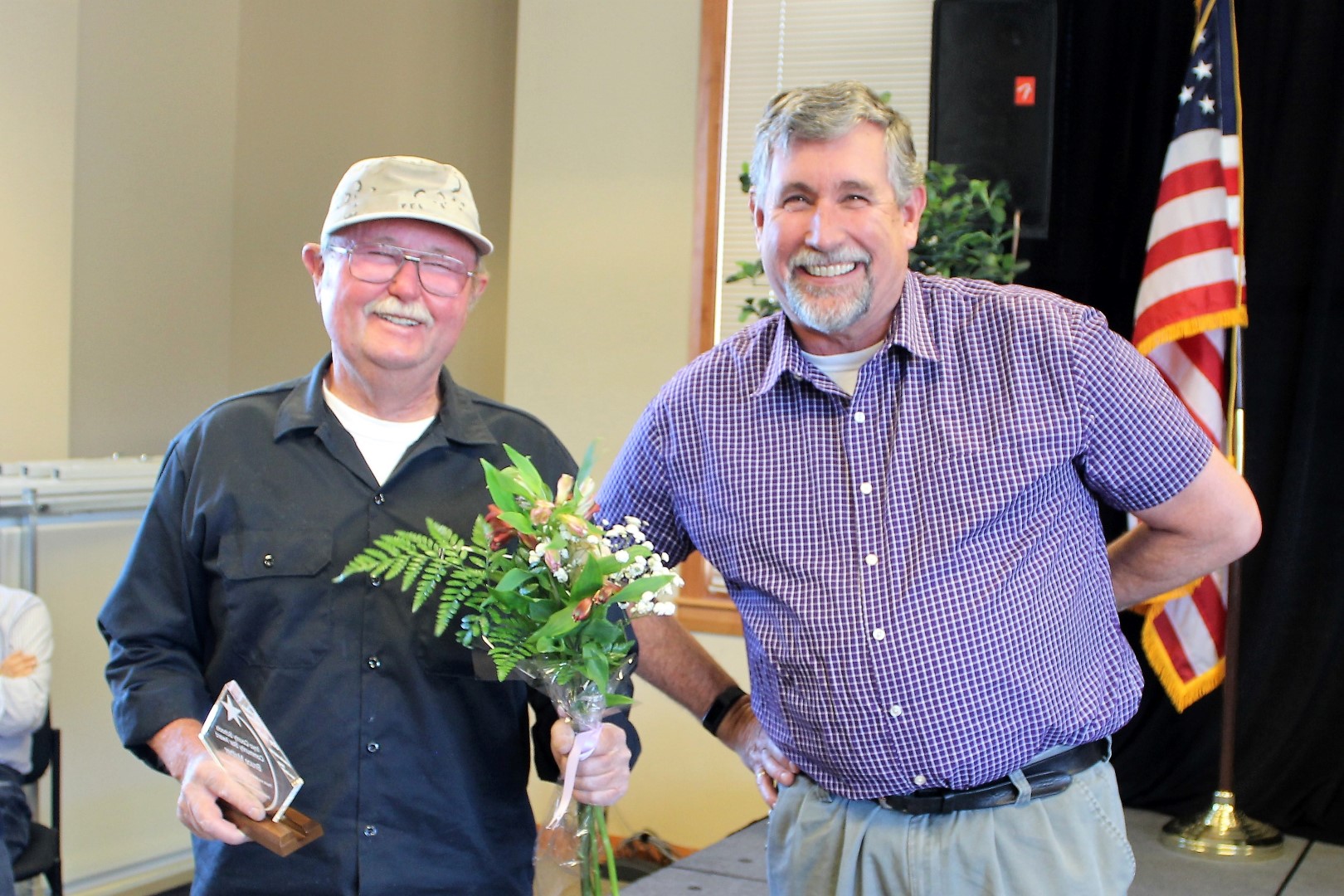 OVUSD Superintendent Dan Moore presented award to Bruce Mather (2