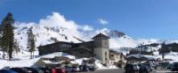 Mammoth Mountain lodge weather ski on sunny clear day